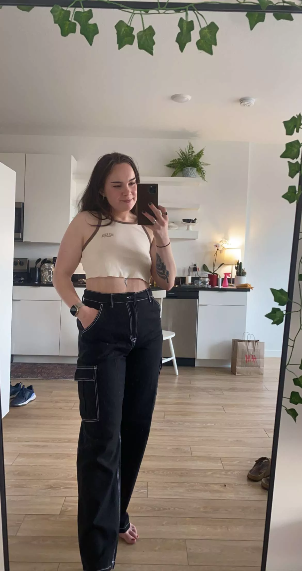 Hot ass gf sent me a pic while I was at work. No bra...