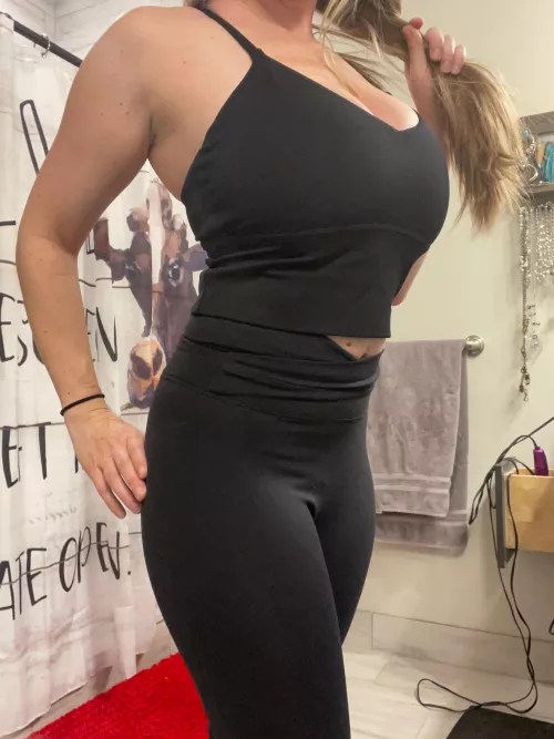 Hot busy milf 😘