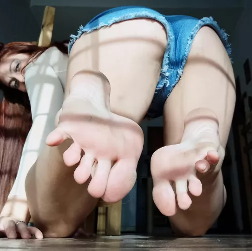 💕👣How do my soles rate today in the sun from 1 to 10?👣☀️