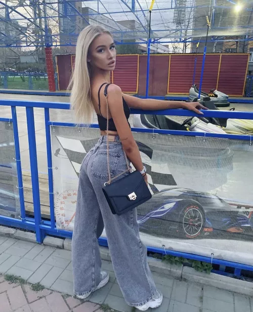 How hard can you get with my petite body? 😜😈