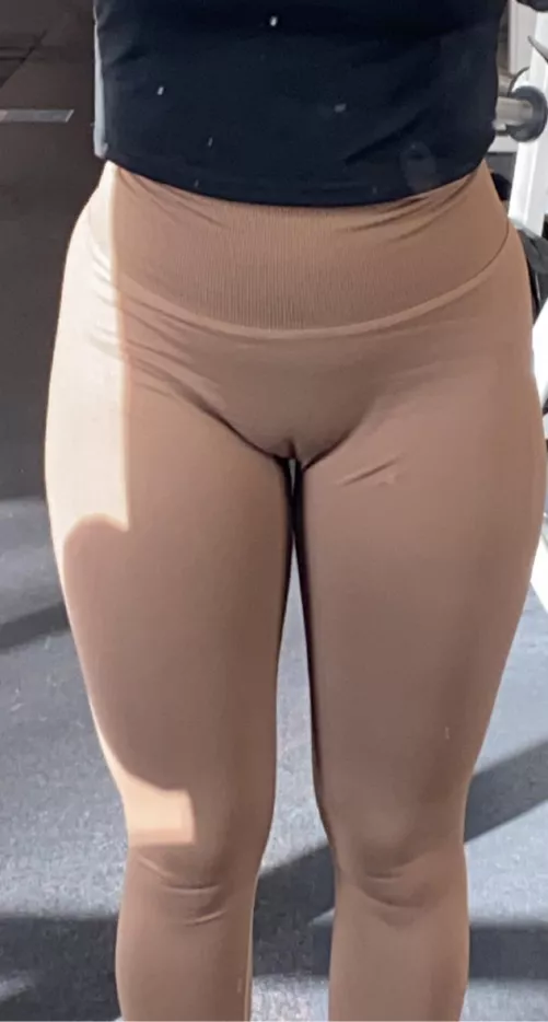 how i’m looking at the gym full of people right now 😅🤪😈