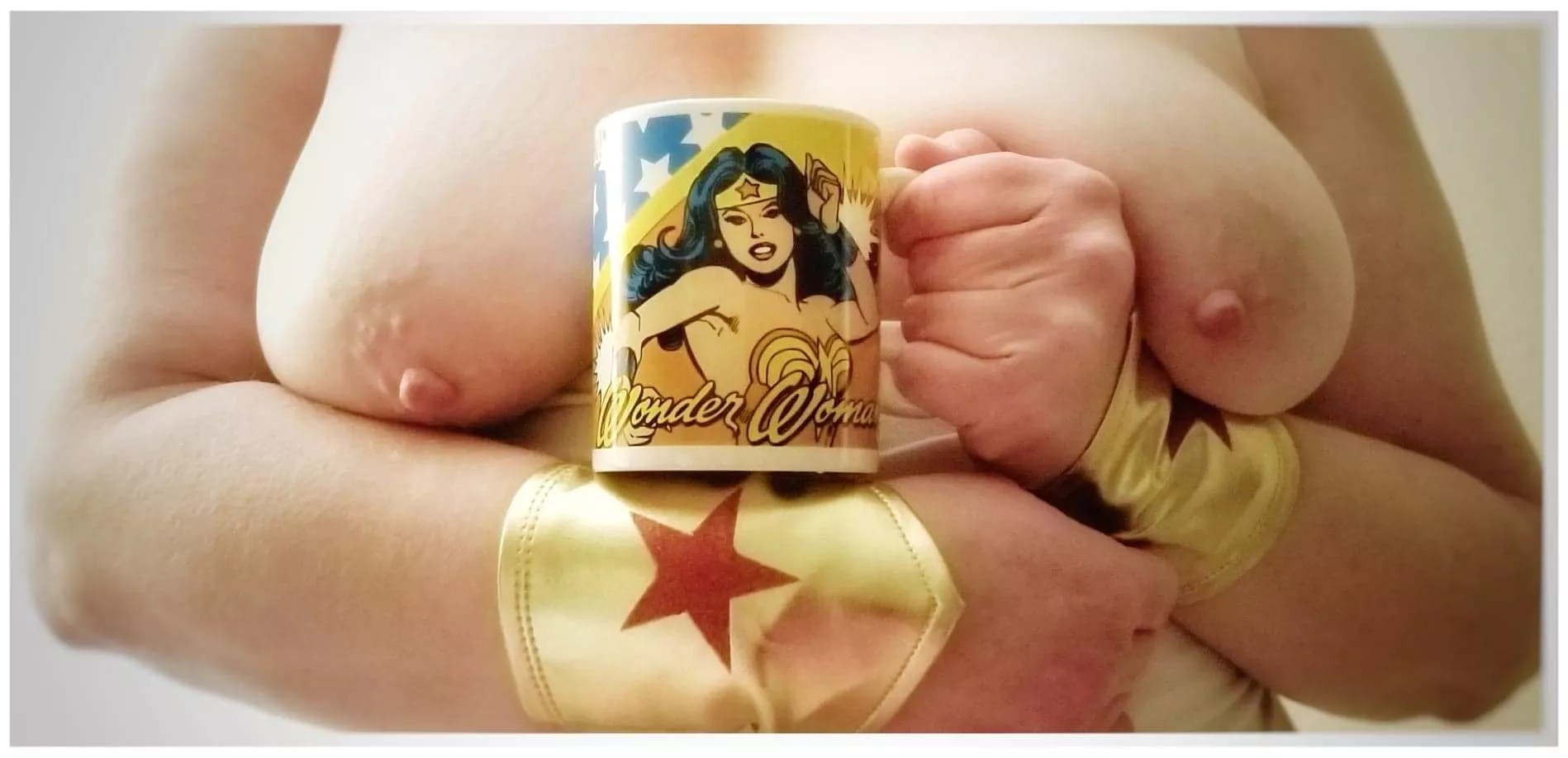 How many cups does it take for you to feel like a superhero? It took me 2 to feel like Wonder Woman today!! ☕☕