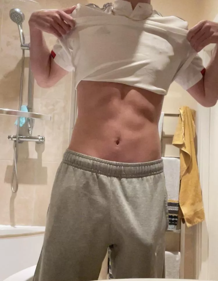 How many inches do you think I’m hiding under here?