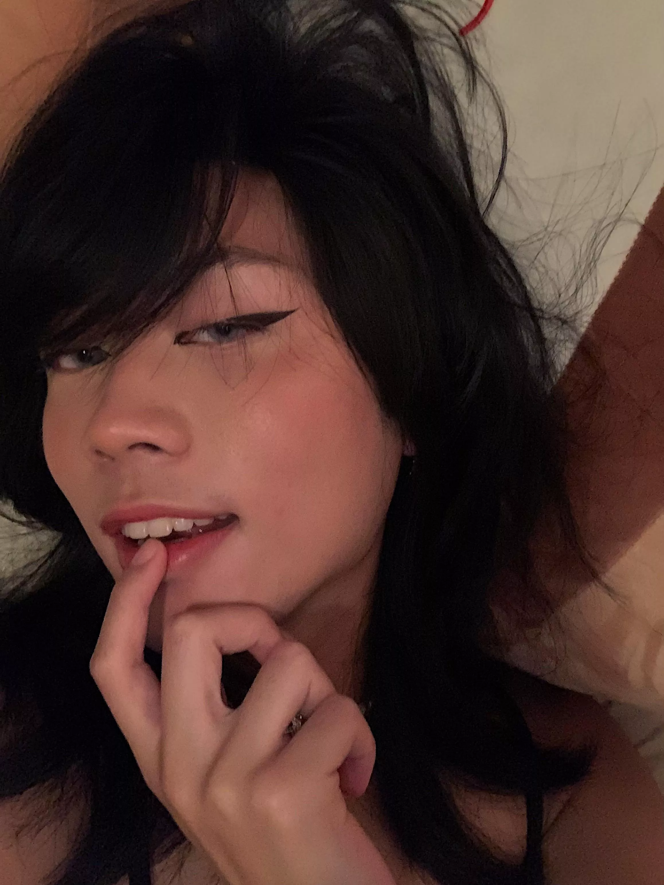 how much do i have to entice u to come to bed with me huh?