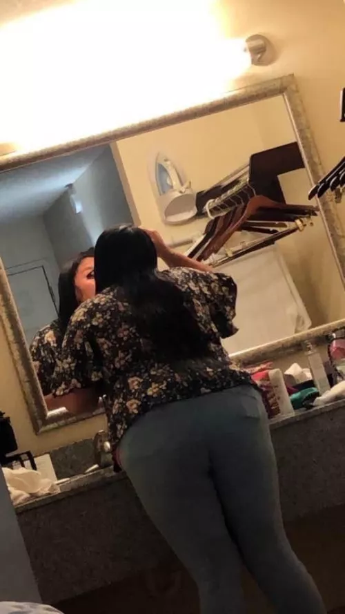 How would you fuck my moms fat assπππ©