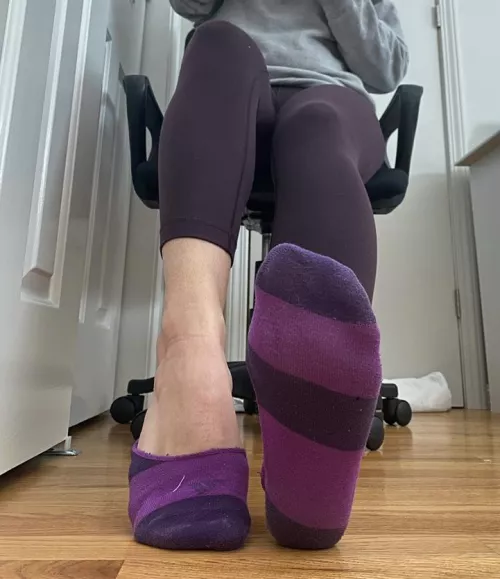 How would you like these sweaty socks in your face?😏