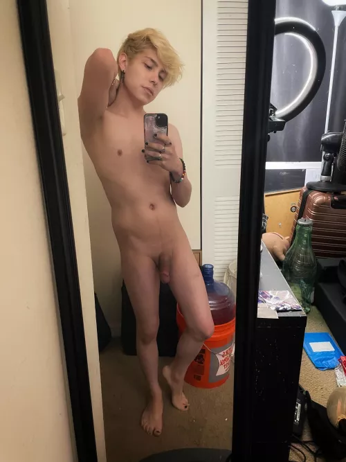 Howdy :) Hope everyone’s having a great Wednesday! Hold in there, We’re half way to the weekend! 😊