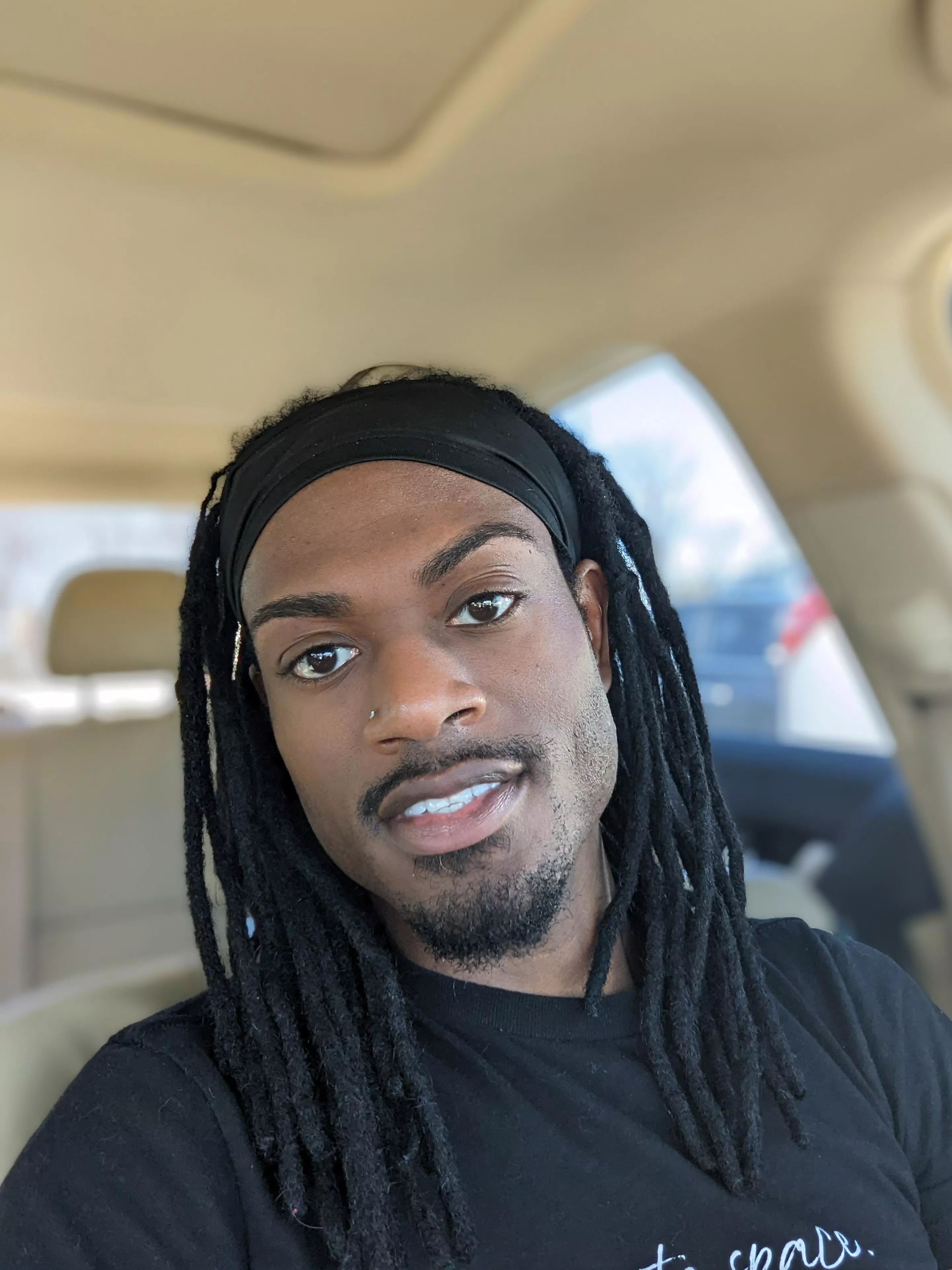 I always feel extra cute after a good eyebrow thread 😉😉😉