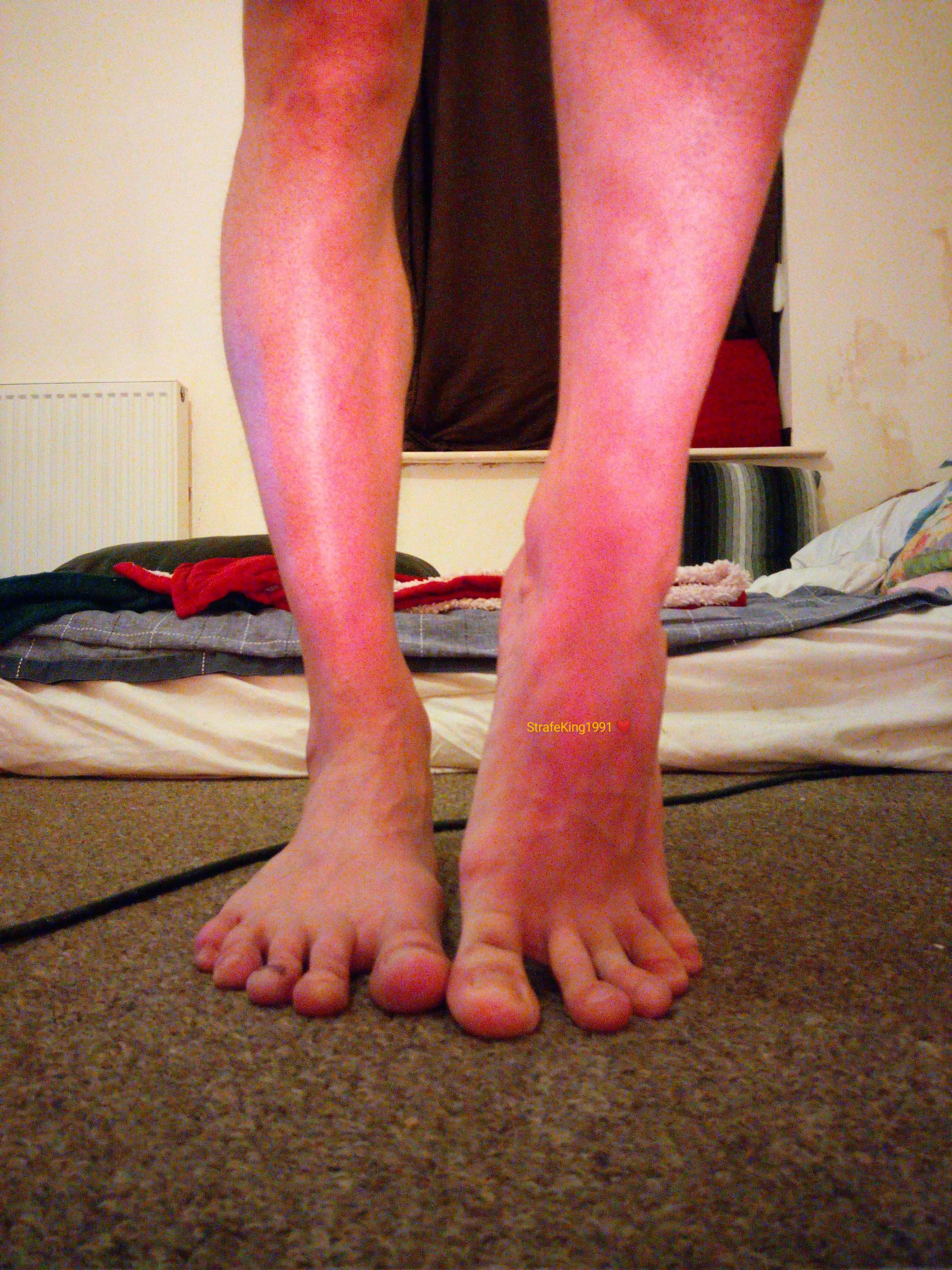 I can't decide 💅👣😚💋