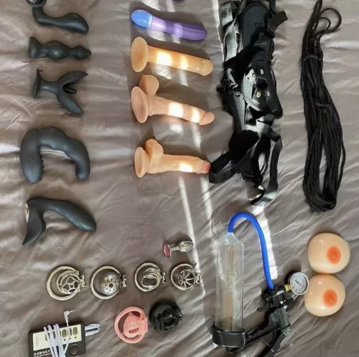 I can’t wait to use all these toys on you , hit me up if you’re submissive to be dominated and explored . Kiik : mistresswhitneyA