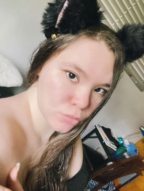I could be your good kitty or naught kitty π₯°