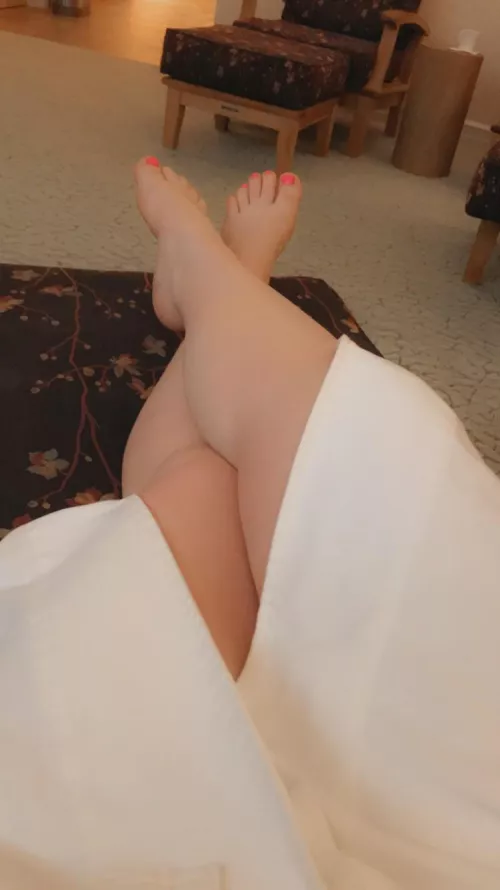 I don’t normally post my feet but first time for everything, right? Fresh pedicure!