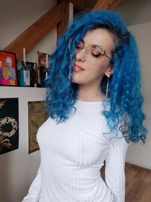 I don't often wear white, but I love this ribbed top