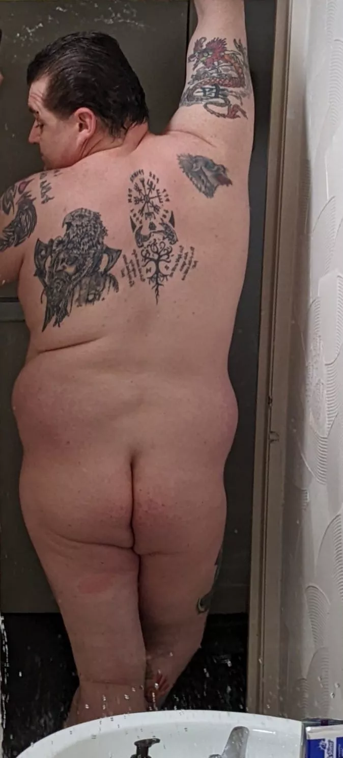 I don't see it, but apparently i have a good butt.