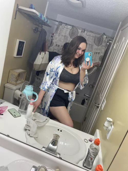 I felt super cute today!!! Just wanted to also show you my new robe.