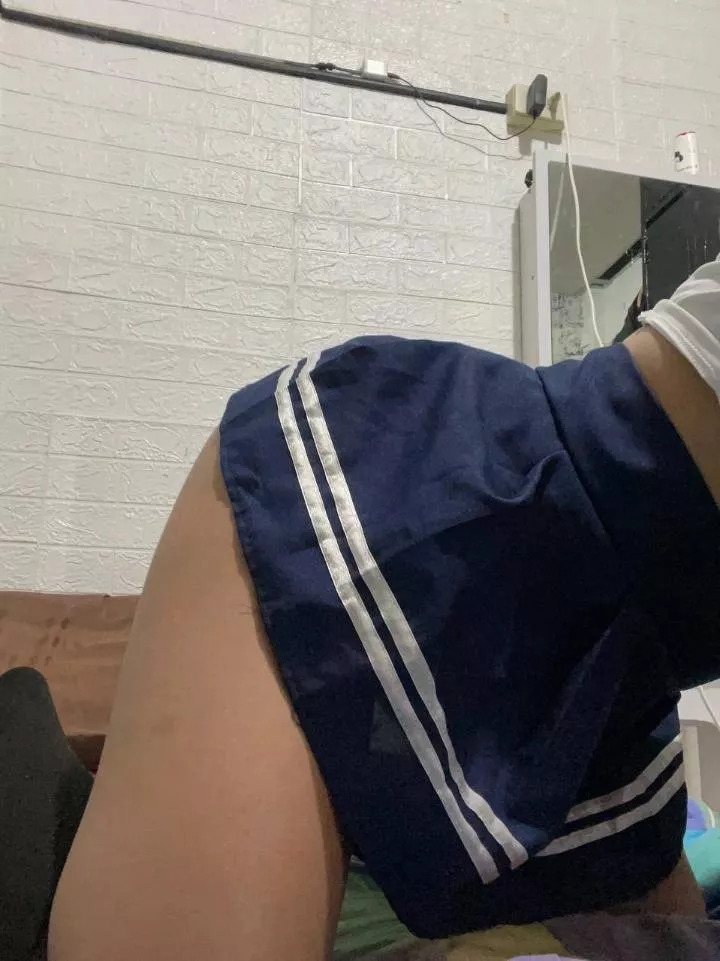 I forgot to wear my panties 🤭 wanna see my wet pussy?