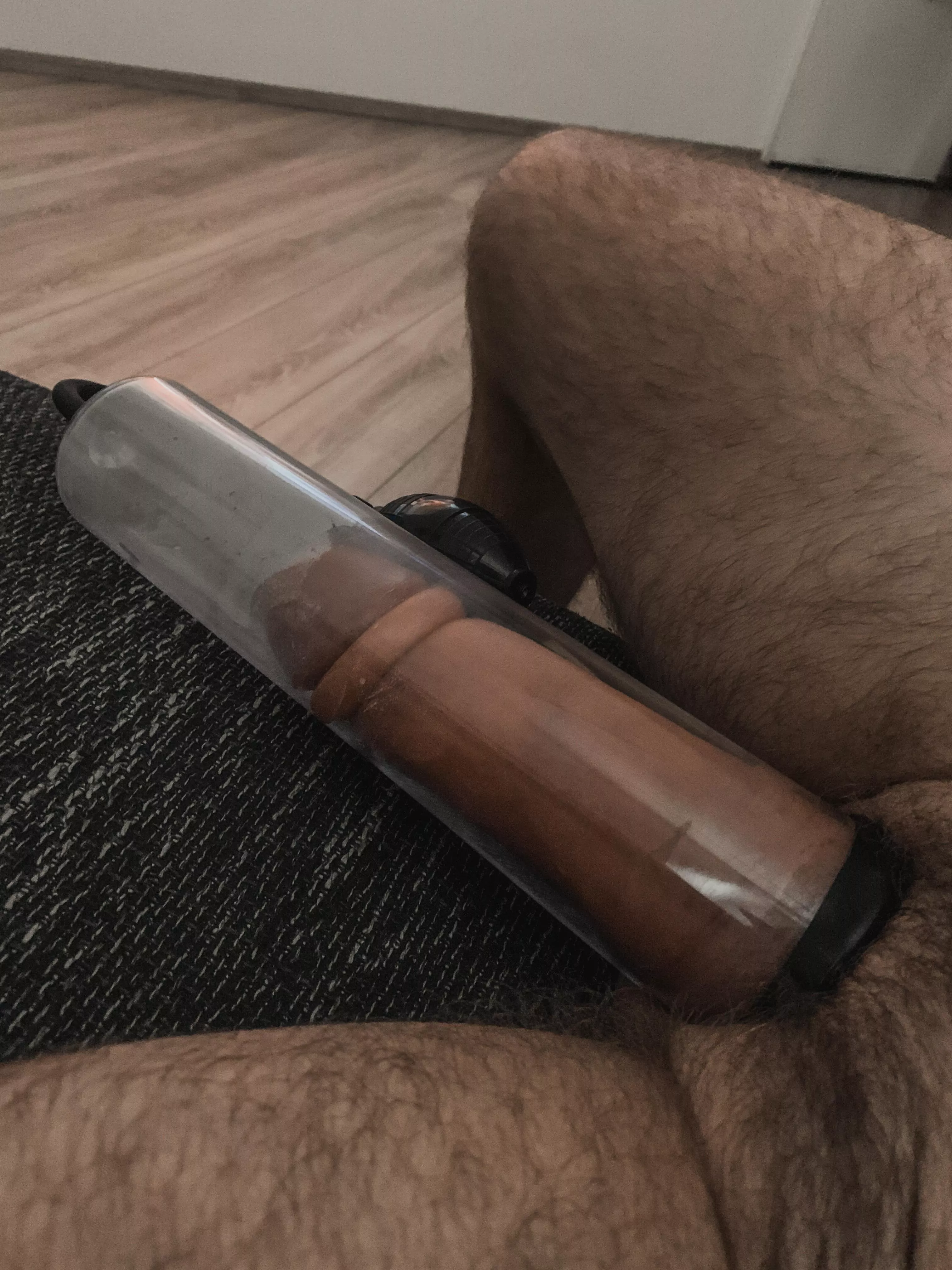 I got a new pump.. it’s 32cm long.. my cock is so thick, I’m pumping light here. But I wanna fill this whole tube up by the end of this session.. time won’t matter, I will do it!