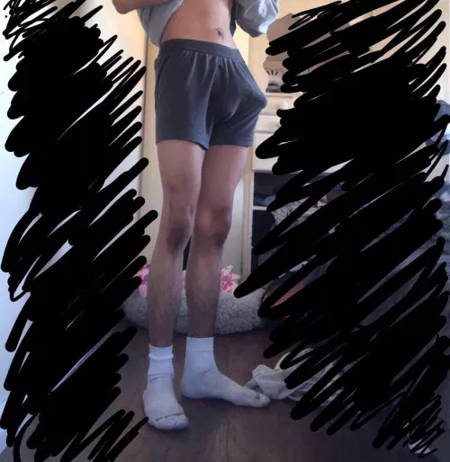 i guess you could say that a lot of people stare at me in the lockers