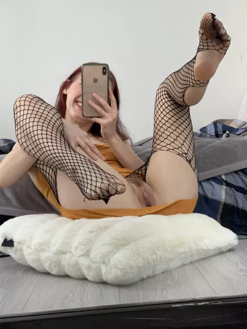 I have a nicely trimmed pussy, but no one to eat it 😌