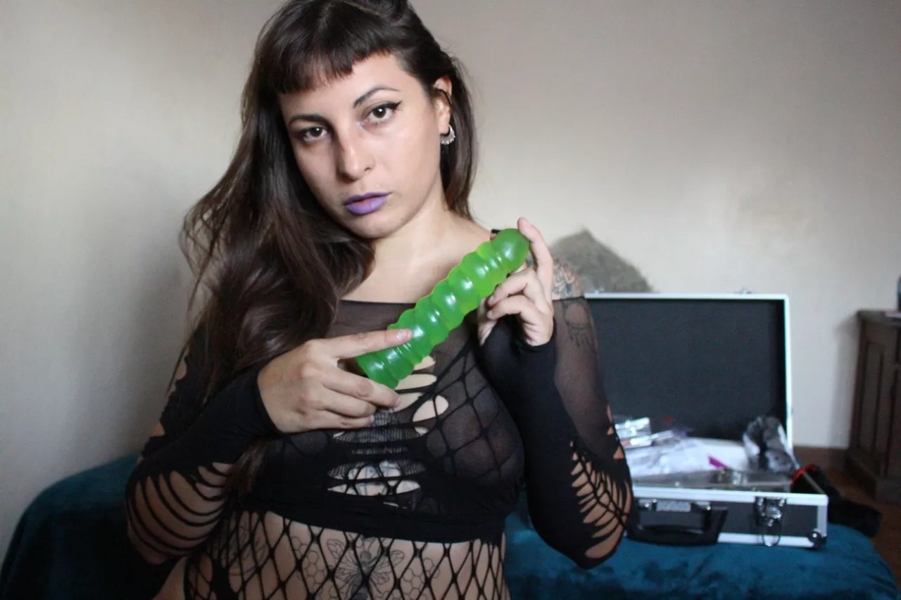 I have a task for you. If you do it you could be my personal slave ⛓️🖤 Say 