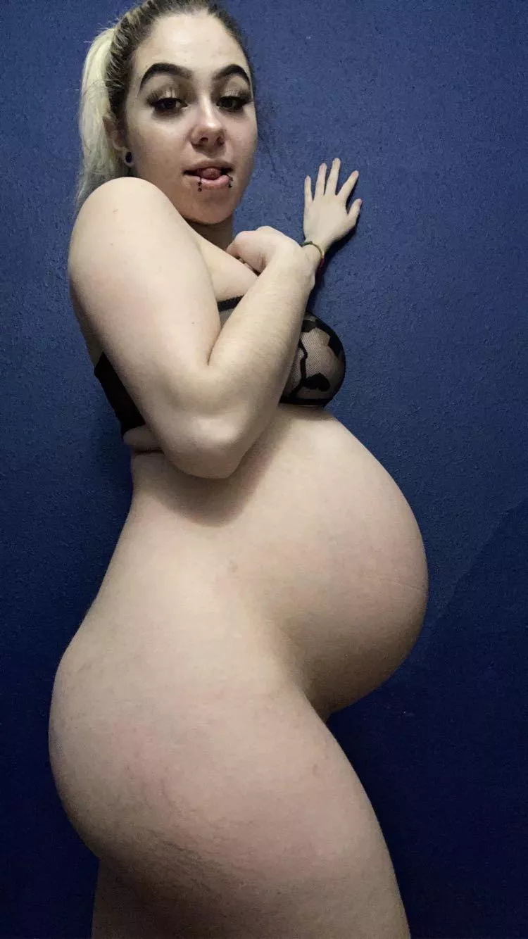 i heard you like pregnant sluts😝💦