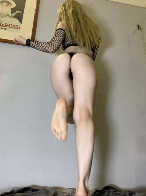 I hope petite girls are your type!