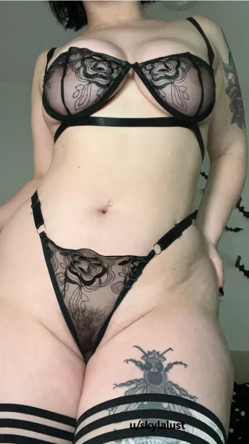 I hope you don’t mind a little hip dip and stretch marks