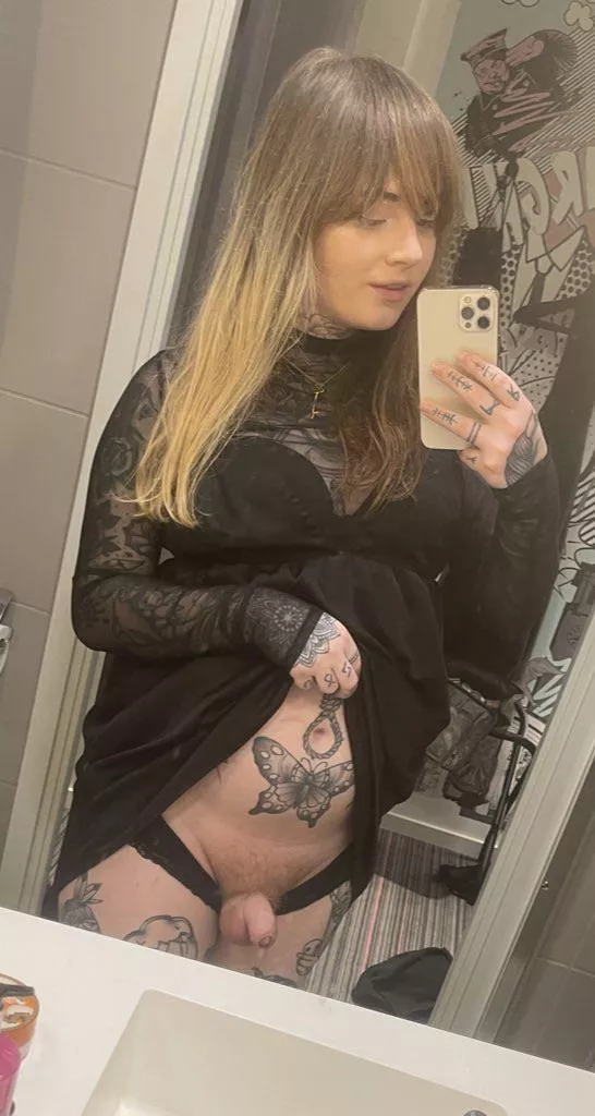 I hope you don’t mind that your date is kinda small 😳🥺