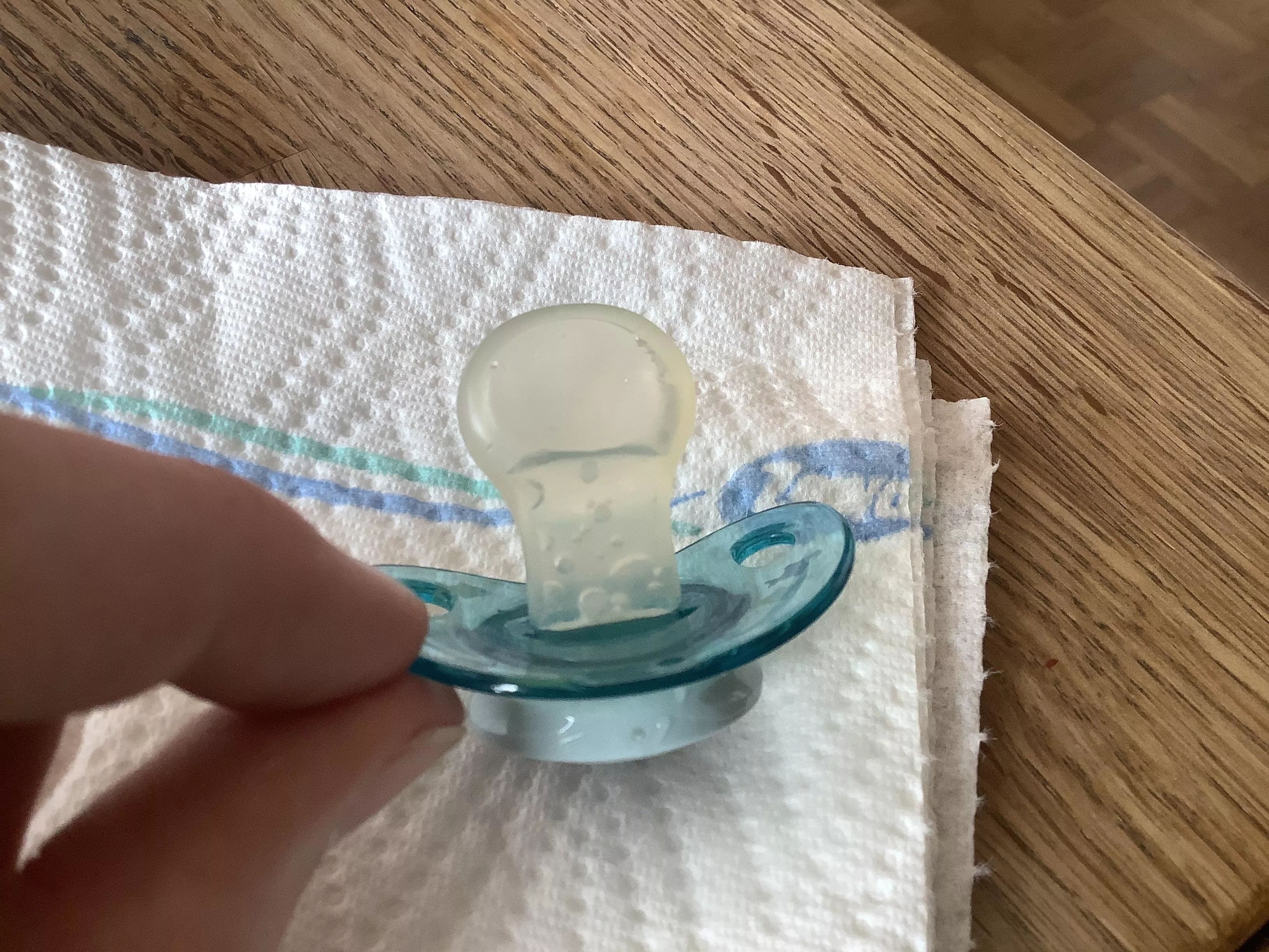 I just cleaned my paci, but there’s water in it somehow