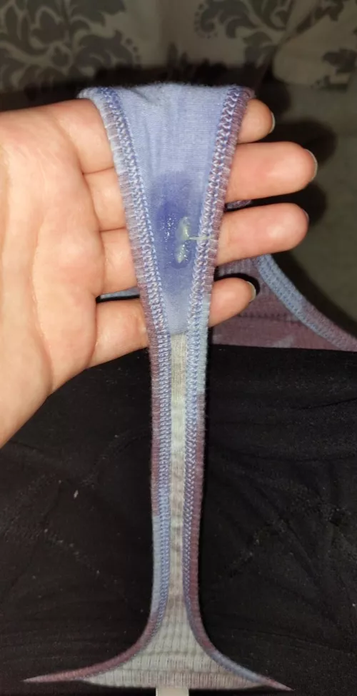 I just put these on but I also let out a few toots so they smell pretty much like my ass 🙊🙊💫💫👁️