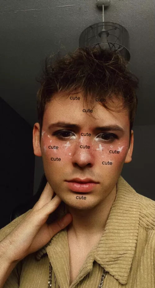 I knew I had facepaint and my brain went why not 💀💀