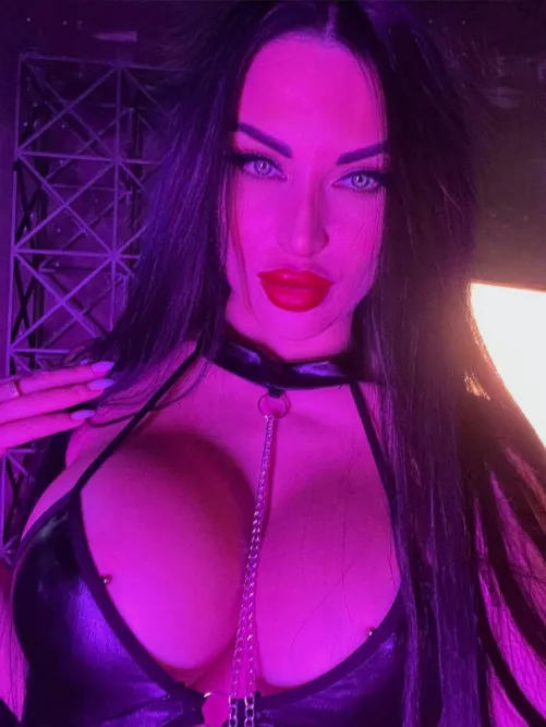 I know u always wanted to play with my boobies!