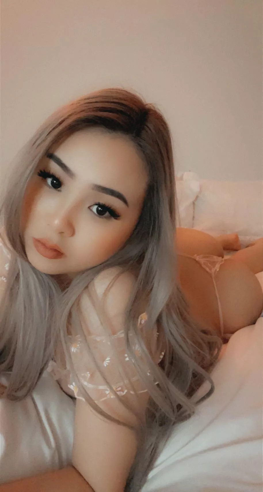 I know you’re looking at my ass 😳