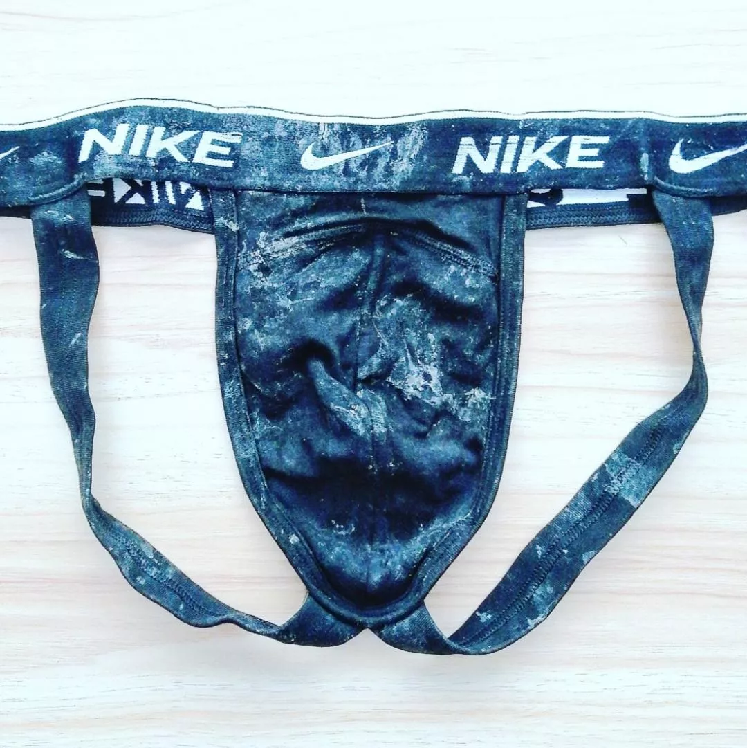 i like my jockstraps well worn & used🥛👃