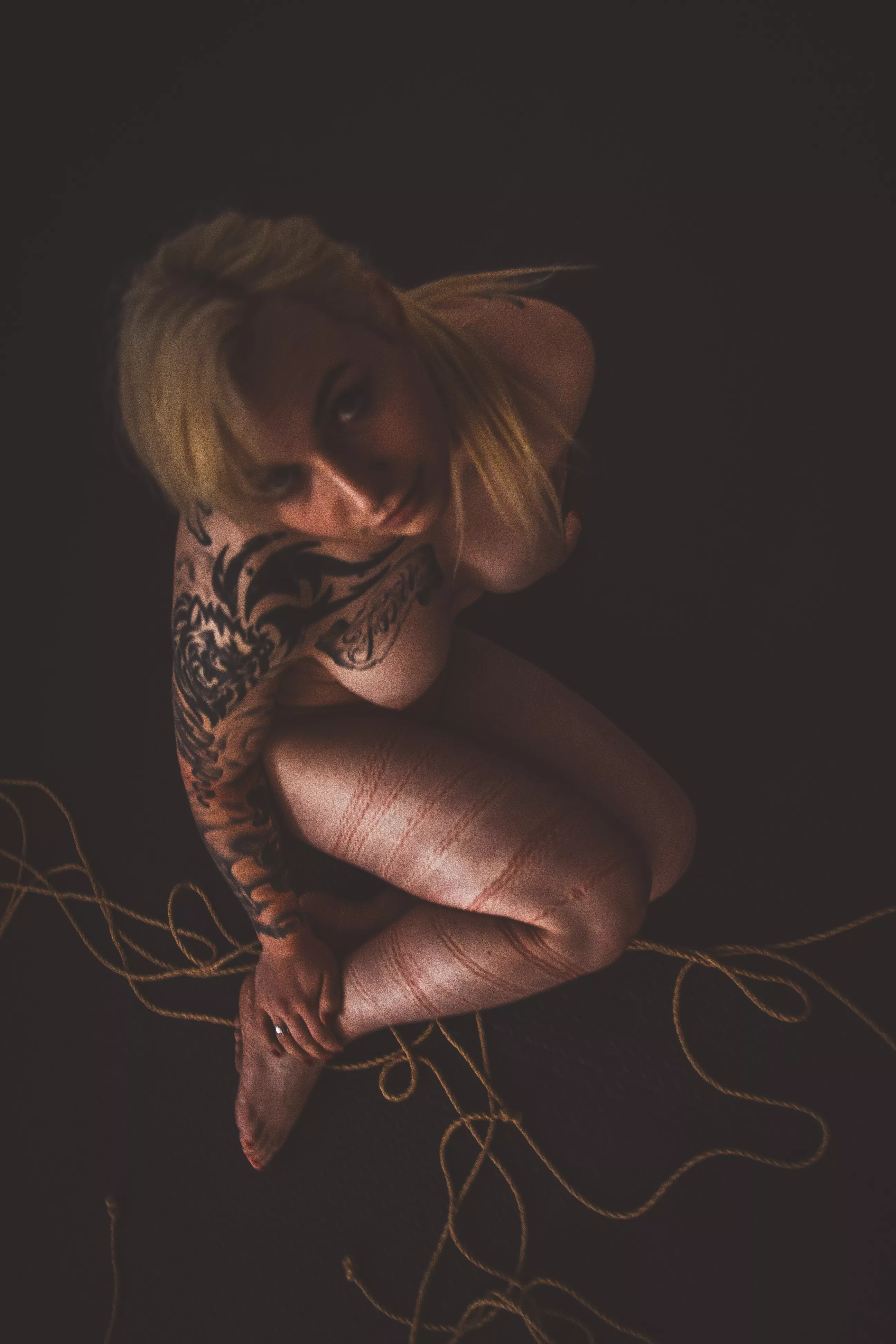 I like to play when I'm naked so tell who likes it😈