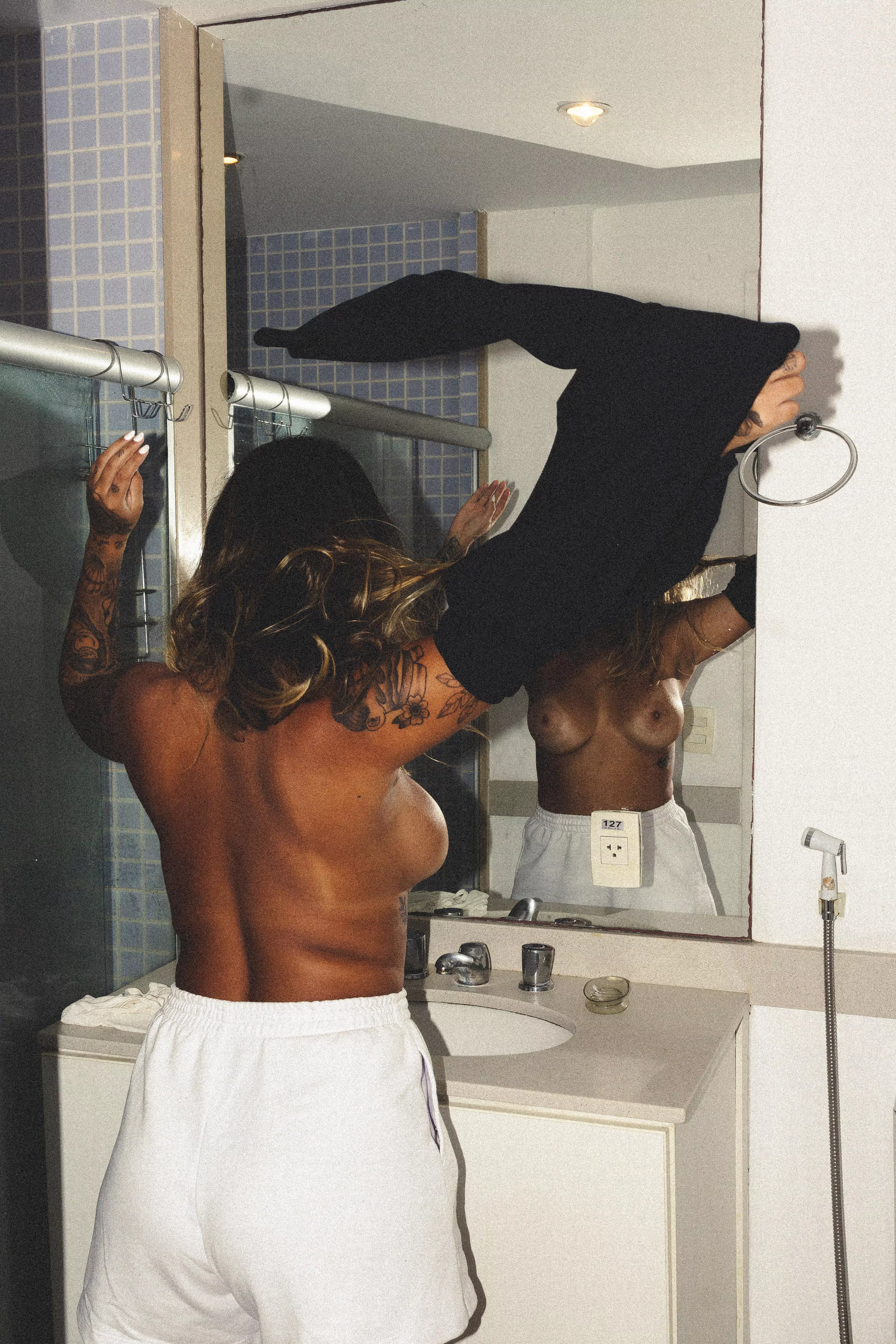 I look good in nude don’t I? 😉