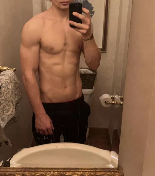 I look like if the statue of David had a huge cock