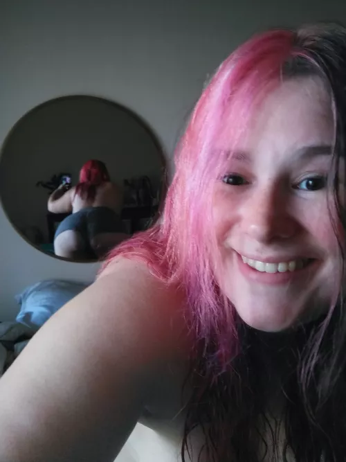 I love how my ass looks in this mirror 😍