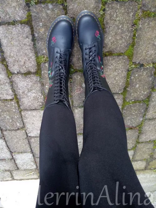 i love my doc martens so much ✨