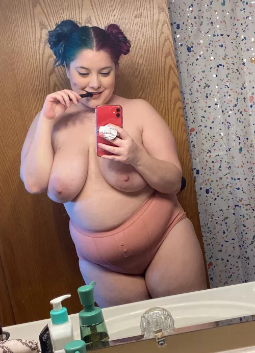 I love my hair in space buns 🛸