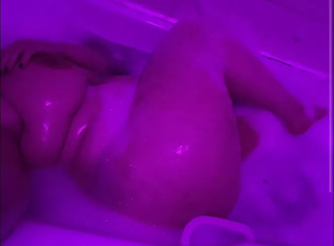 I love my rolls 🖤 what’s your favourite part about a bbw?