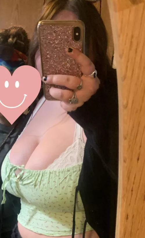 I love my tits in this shirt! What do you think?š