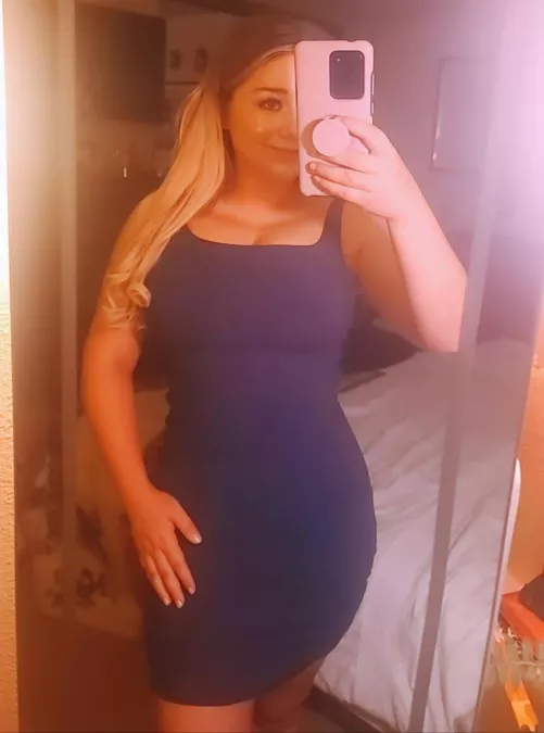 I love showing off my curves 😌