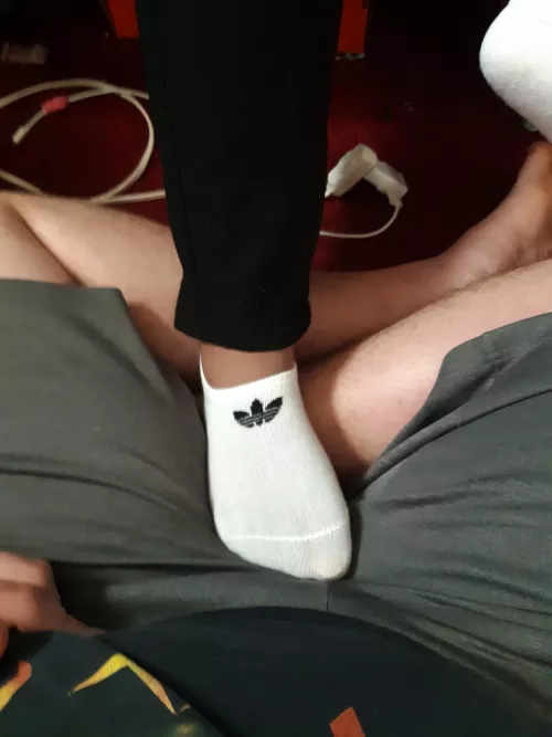 I love teasing him with my feet~