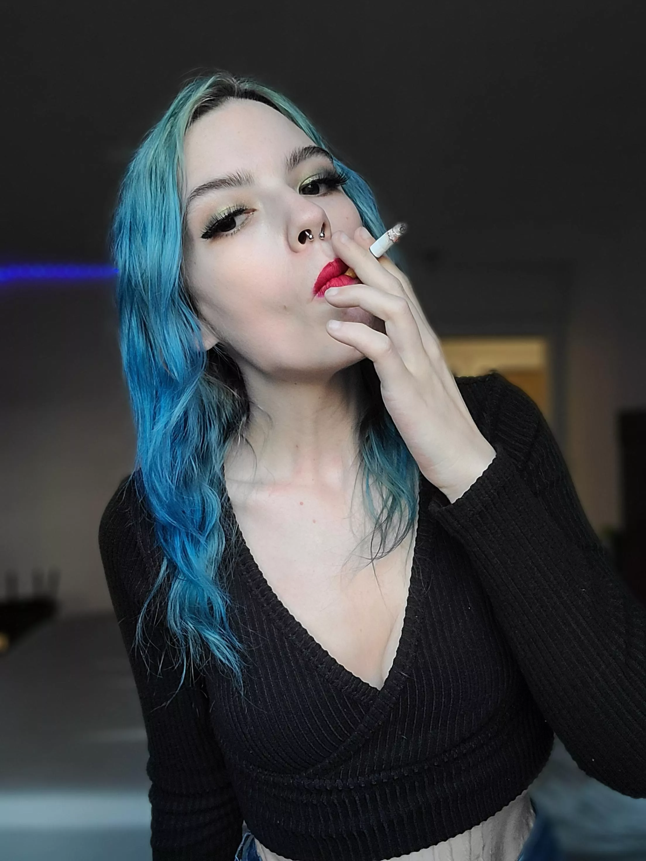 I love the way my cheeks suck in while I take a drag