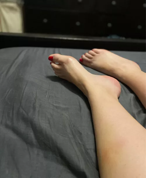 I love to feel you trace my arch with your tongue