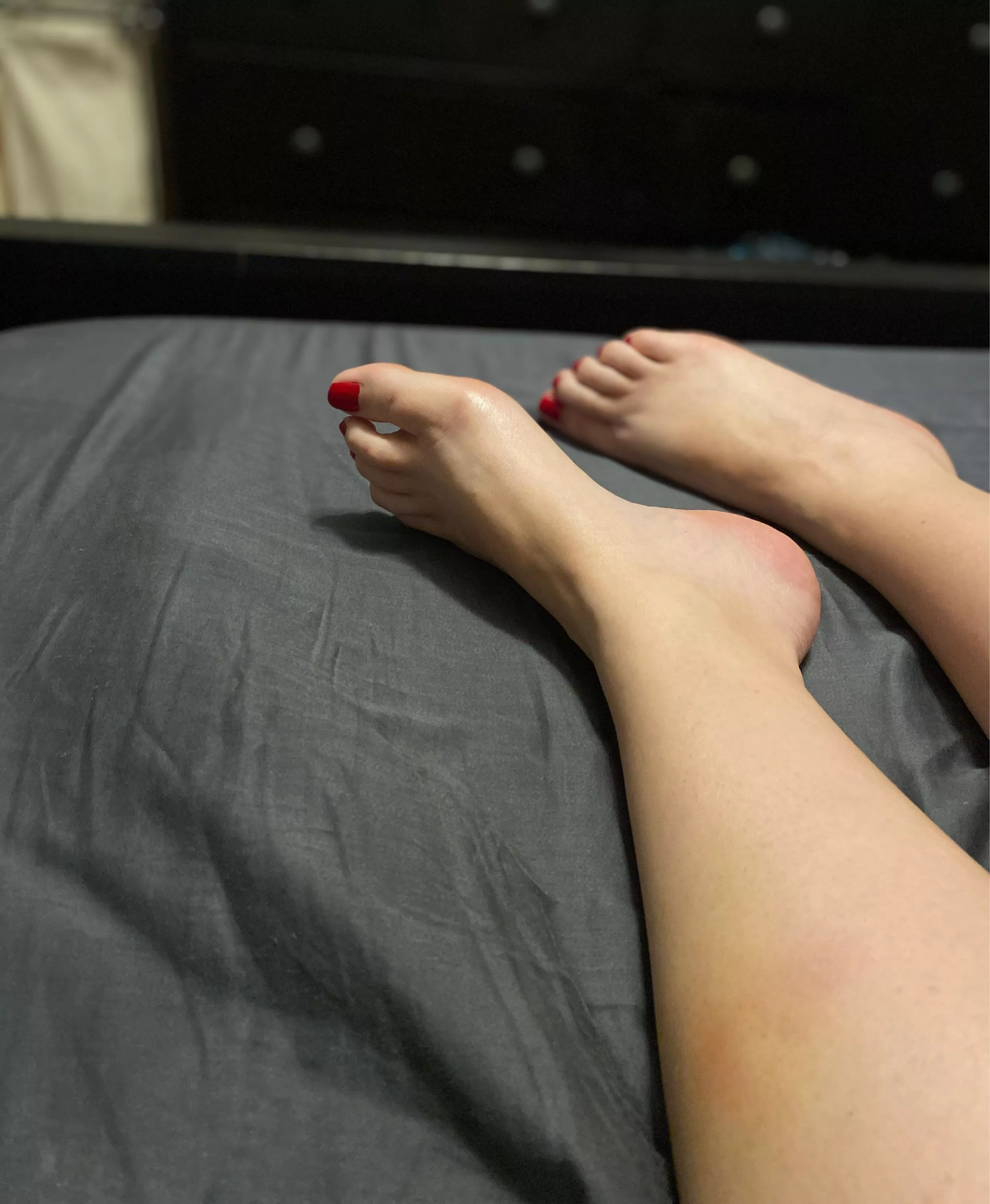 I love to feel you trace my arch with your tongue