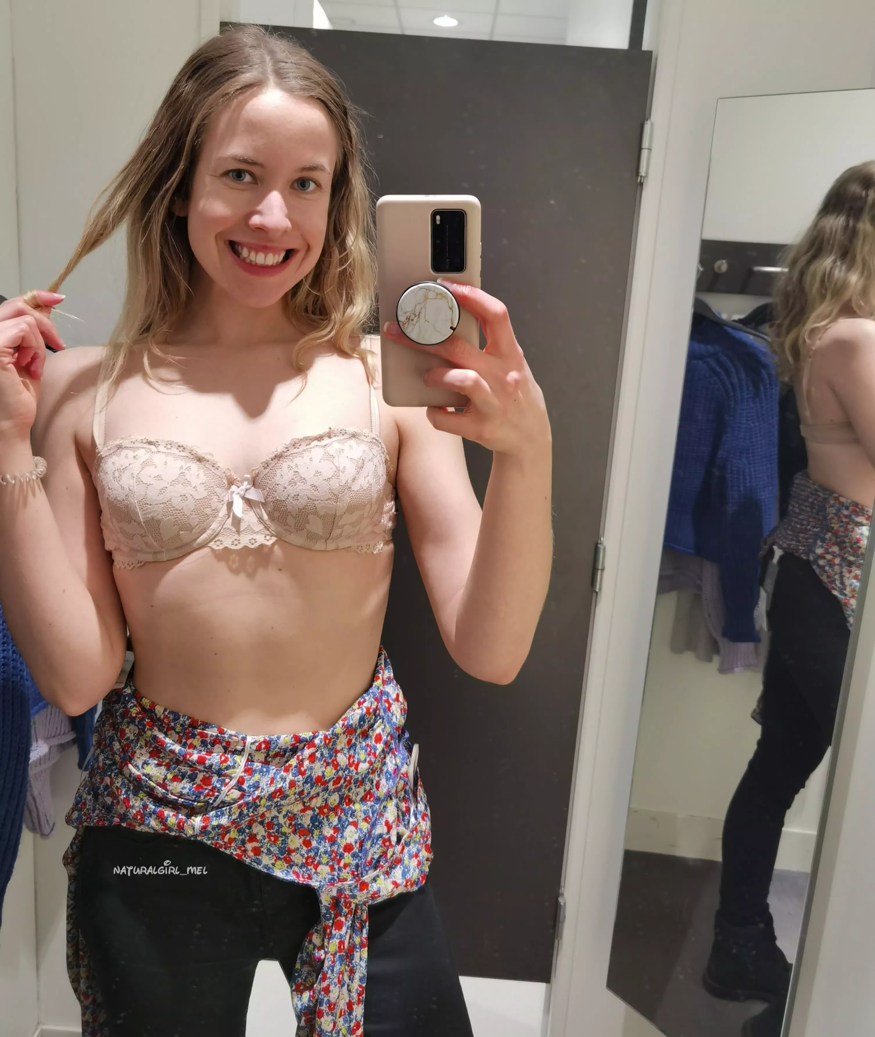 I love to take secret changing room pictures 😚