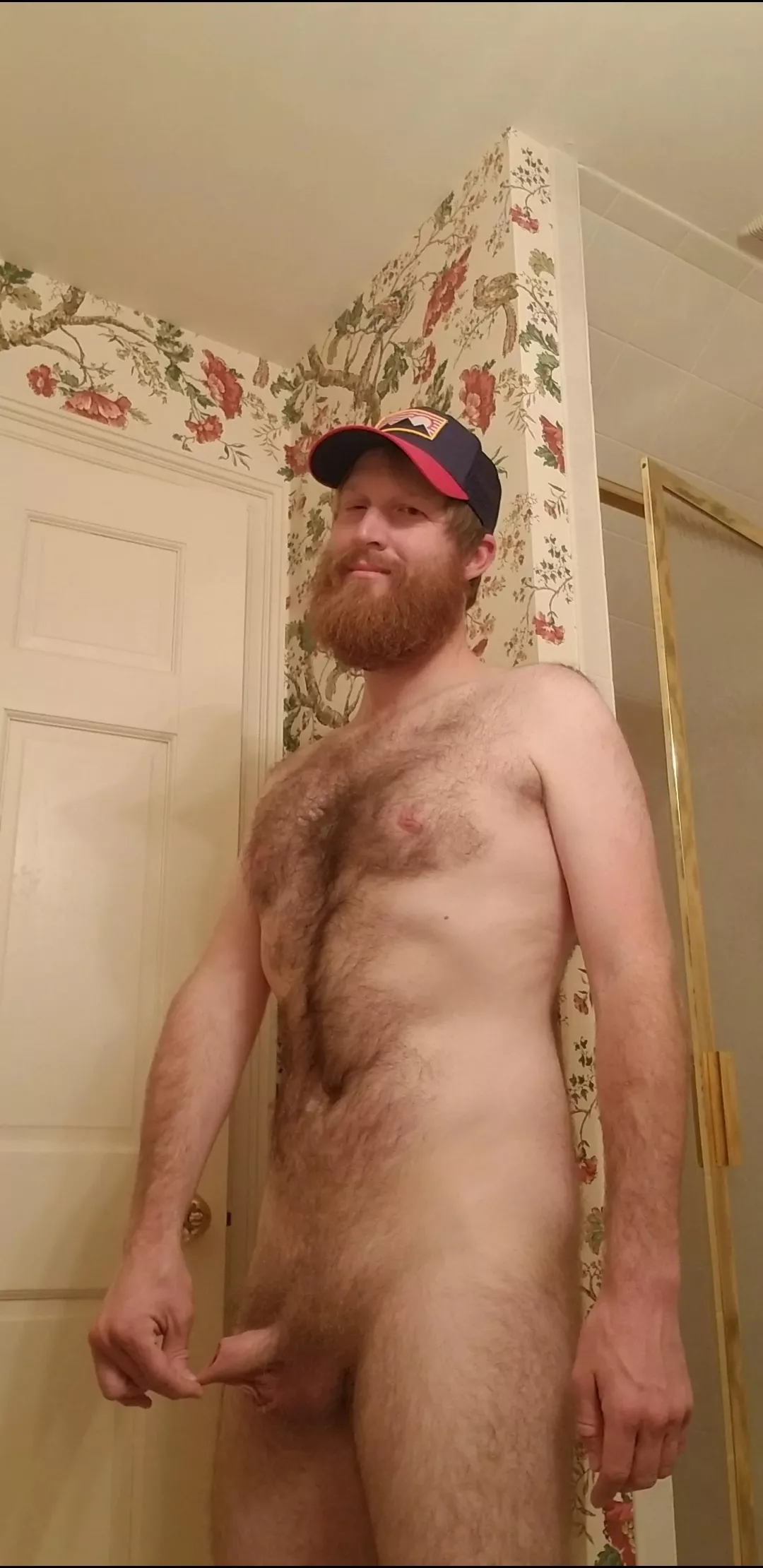 i love tugging on my foreskin 😉