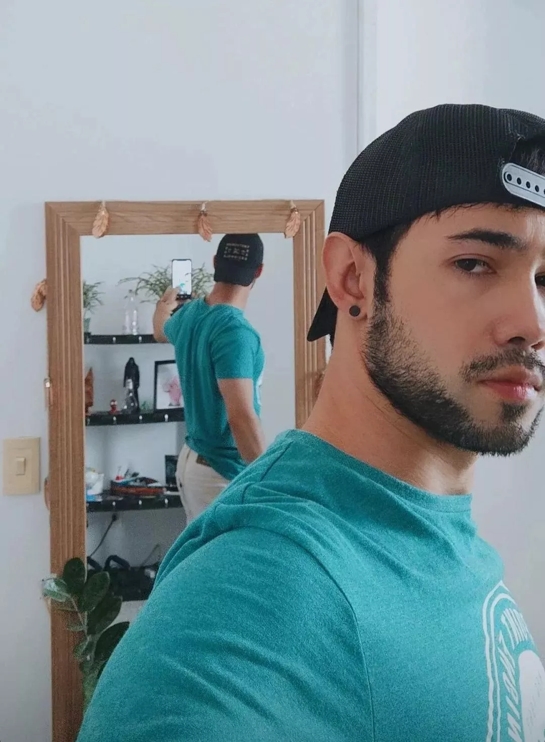 I need friends with benefits🏳️‍🌈